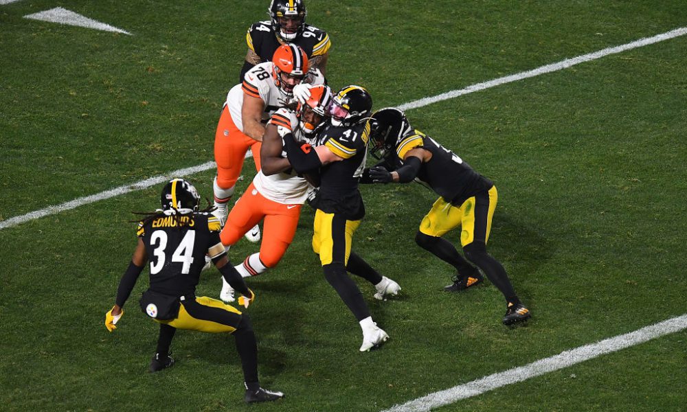 PHOTOS: Browns beat Steelers in first playoff victory in 27 years, 48-37